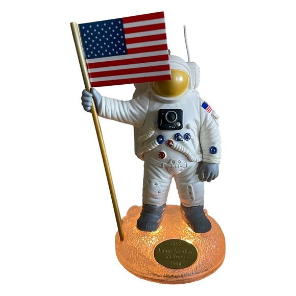 Hallmark Ornament The Eagle Has Landed - Picture 1 of 3